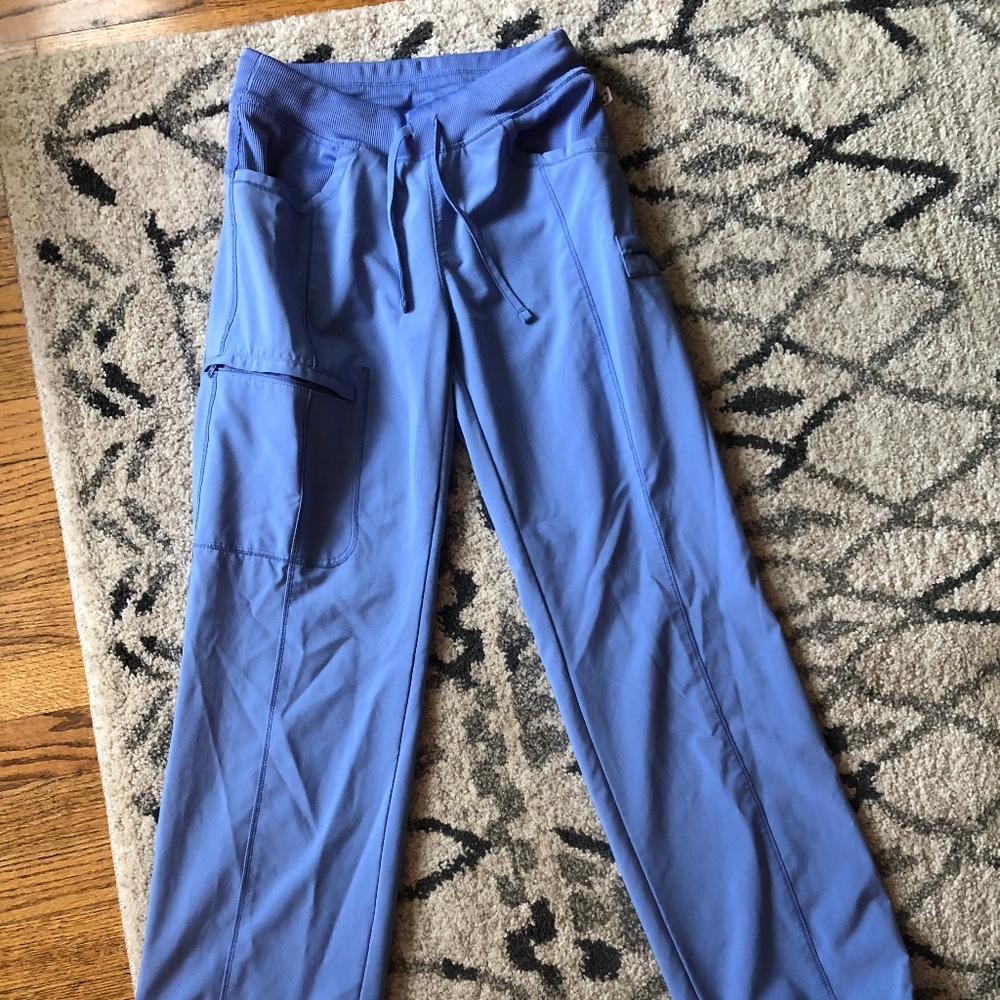 Cherokee Infinity Scrub Set